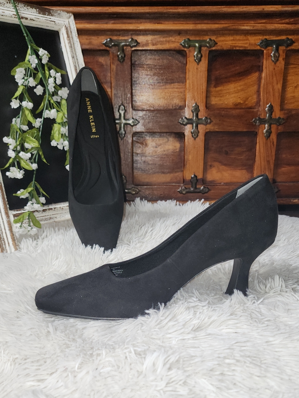 Anne Klein Black Suede Pumps Heels Size 9.5